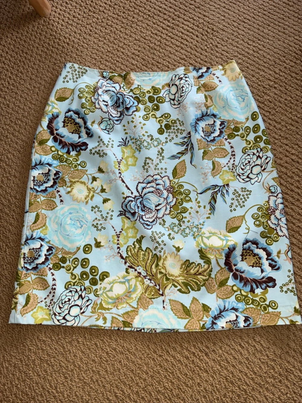 Talbots Woman Floral Pencil Skirt in Light Blue, Olive and Cream Size 14W